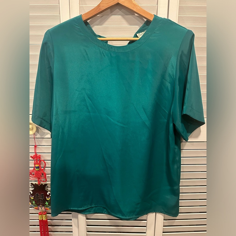 Solid Green Short Sleeve Polyester Shell Top Size… - image 1